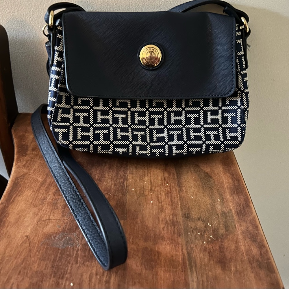 Tommy Hilfiger purse